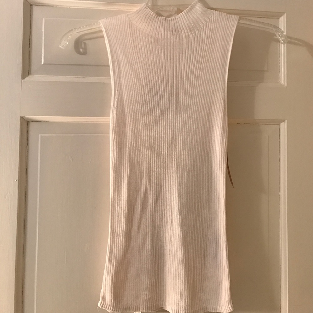 Ivory ribbed sleeveless top by Rachel Roy - small