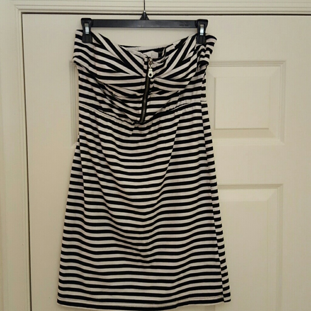 Lola sleeveless dress