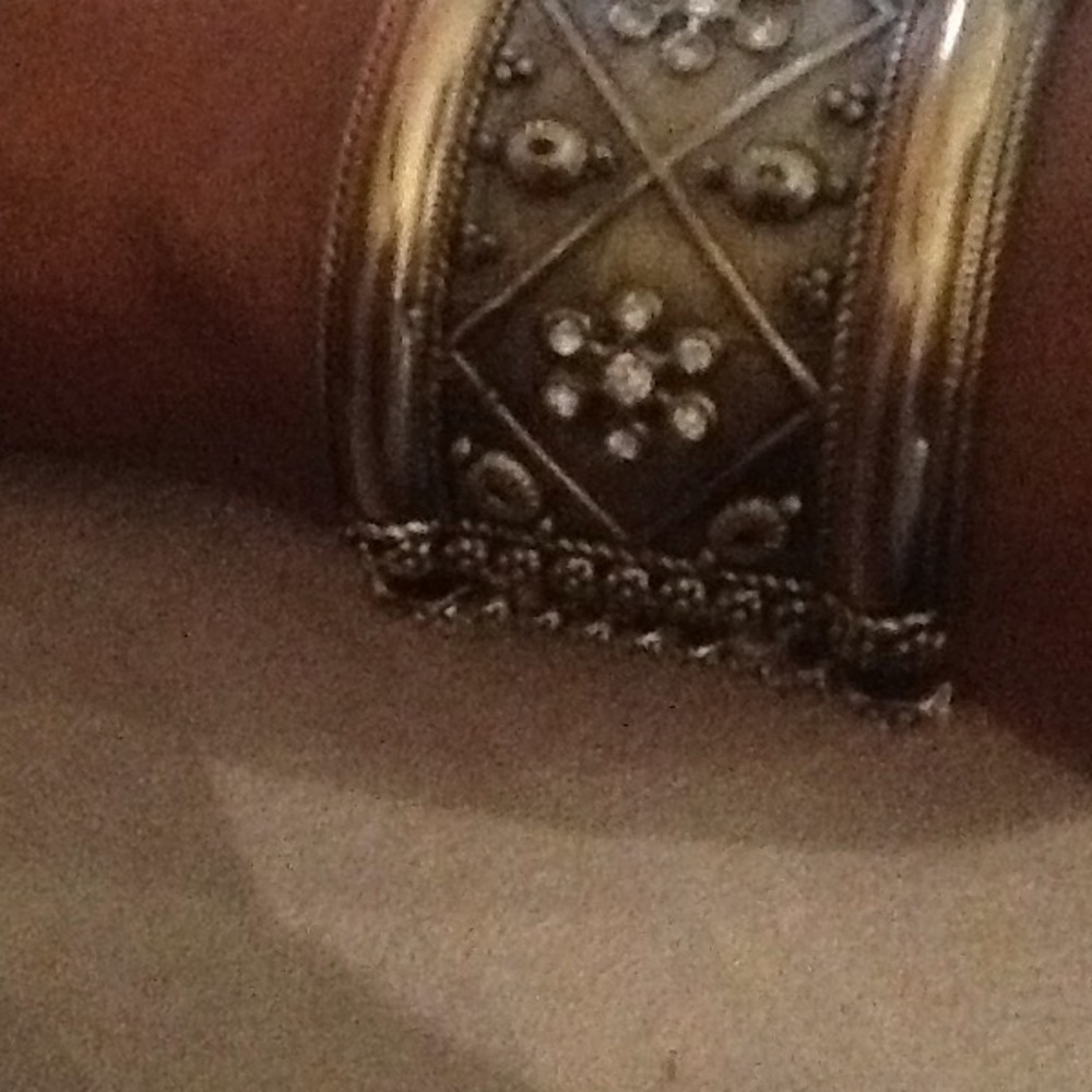 Gold Cuff - Picture 2 of 2