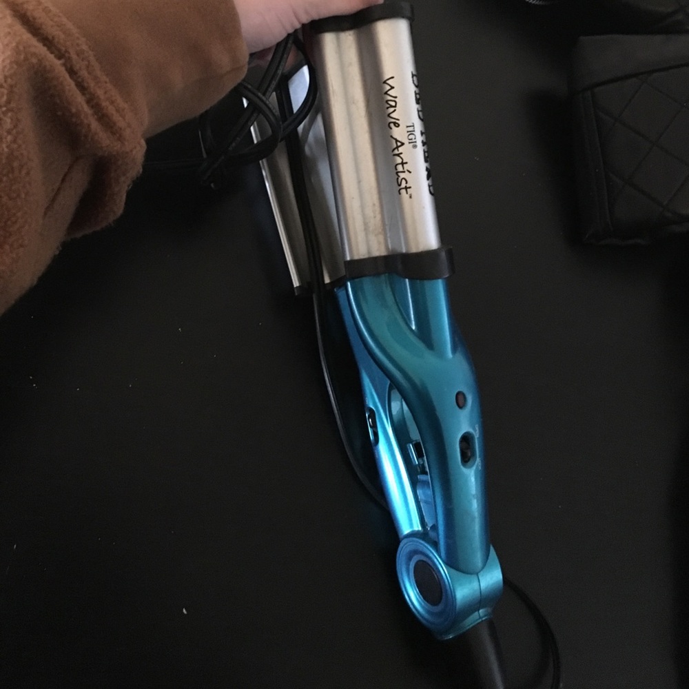 Bed Head TIGI wave artist