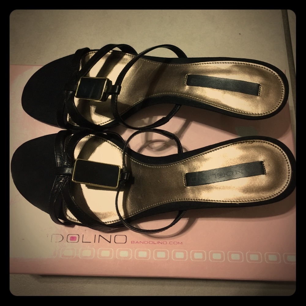 New Bandolino black leather sandals