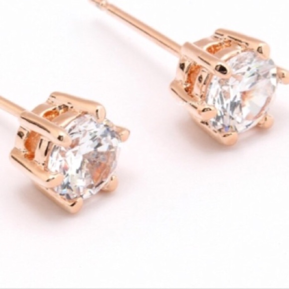 ✨Posh Rose gold Cz  crystal studs✨