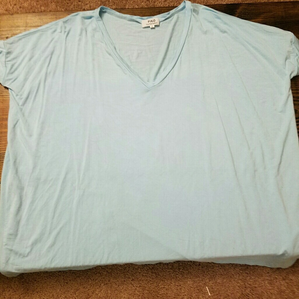 V neck tee