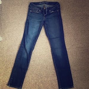 American Eagle size 2 Dark wash skinny jeans