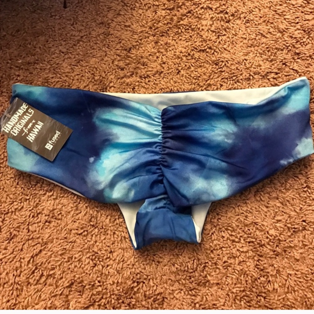 Fused Hawaii bikini bottoms