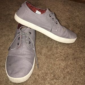 Grey Toms