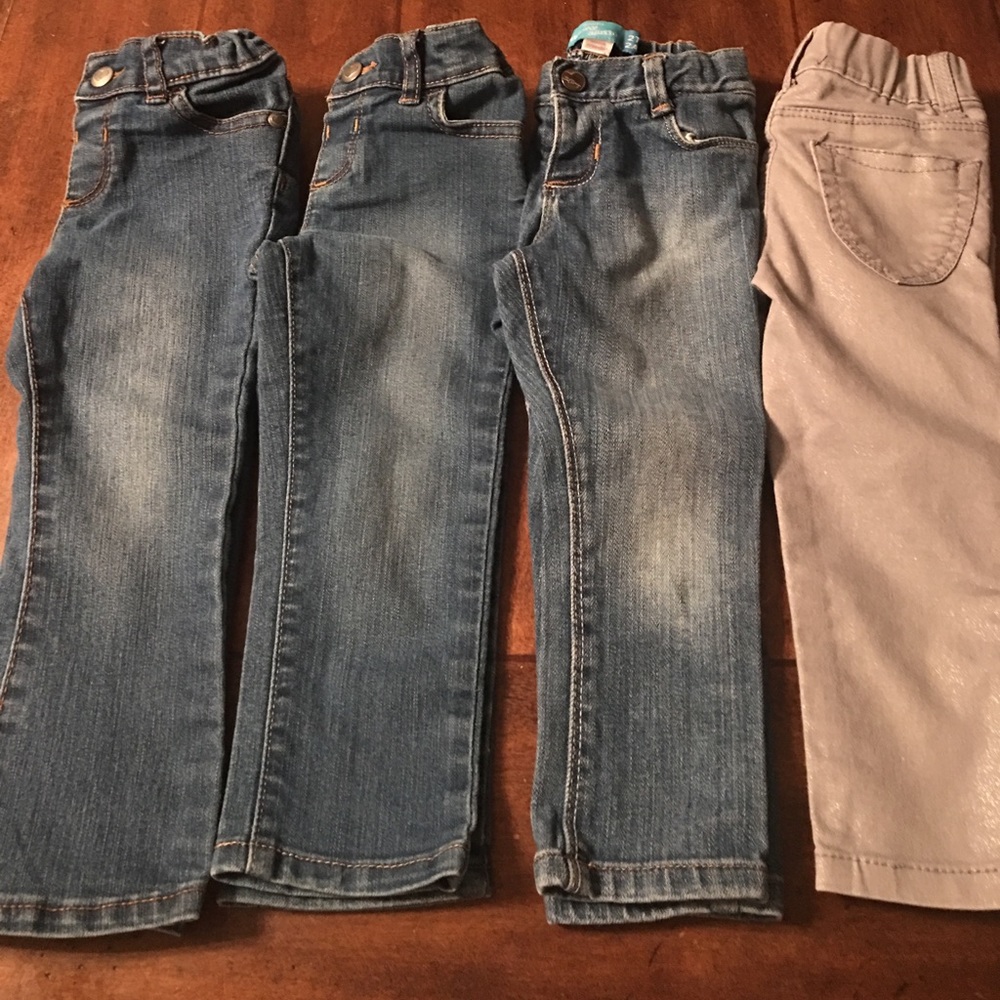 Girls 2T lot. 3 skinny jeans, 1 boot cut. EUC