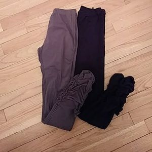 2 pair girls leggings.