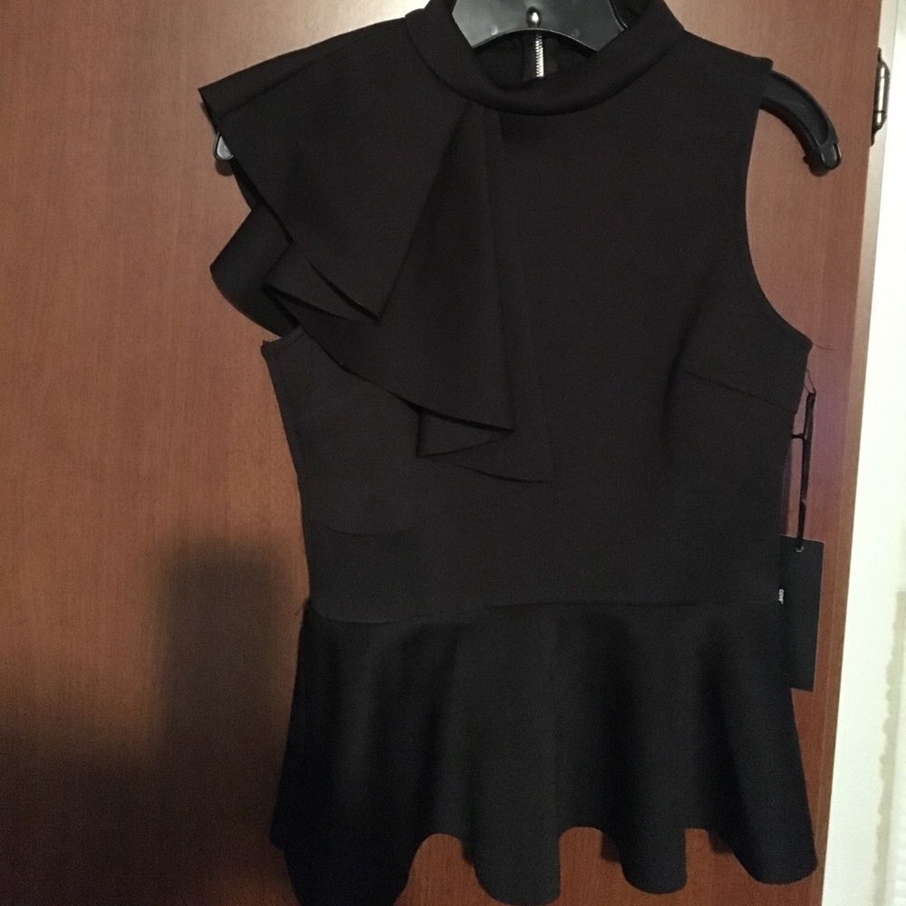 Lulus top new with tags – size small.