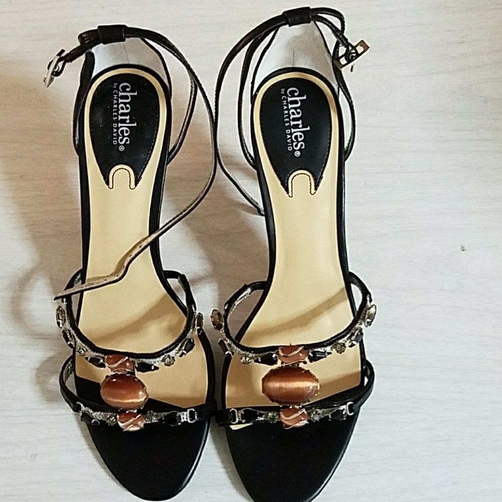 Shoes - Picture 2 of 4