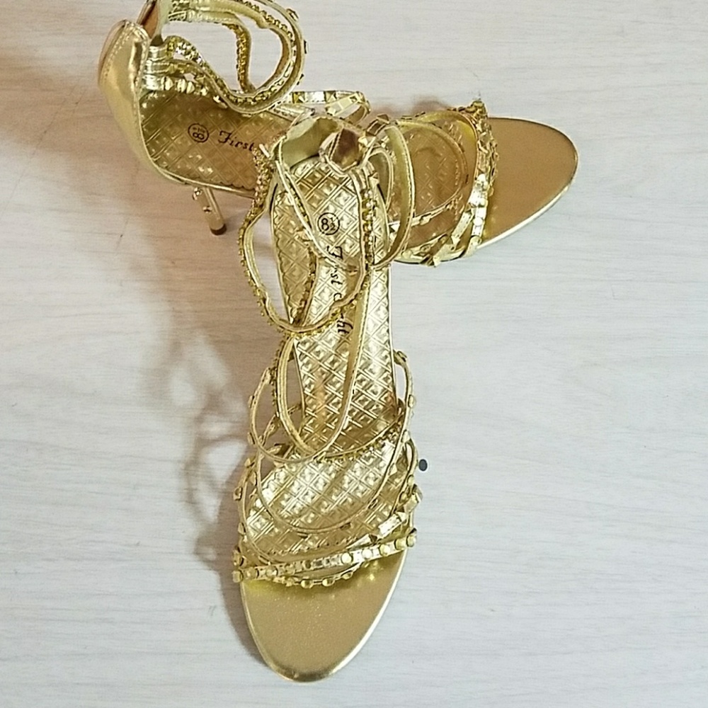 Shoes - Picture 4 of 4