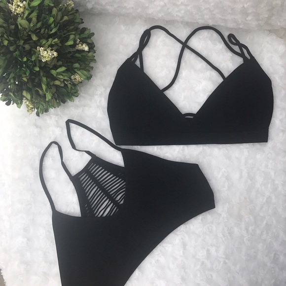 ❌ SOLD❌Black Crisscross Bralette Slashed Caged Bra - Picture 5 of 8