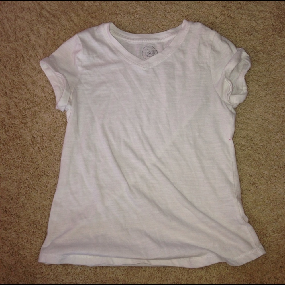 White tee-shirt
