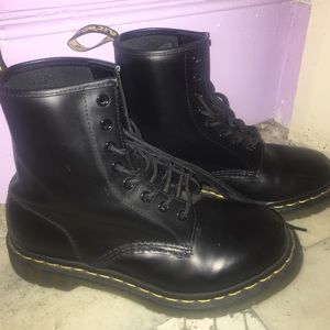 Dr. Martens 1460 smooth black boots