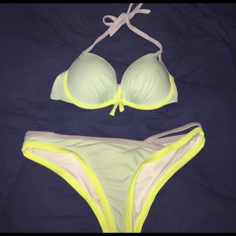 Victoria's Secret Push Up Bikini 👙
