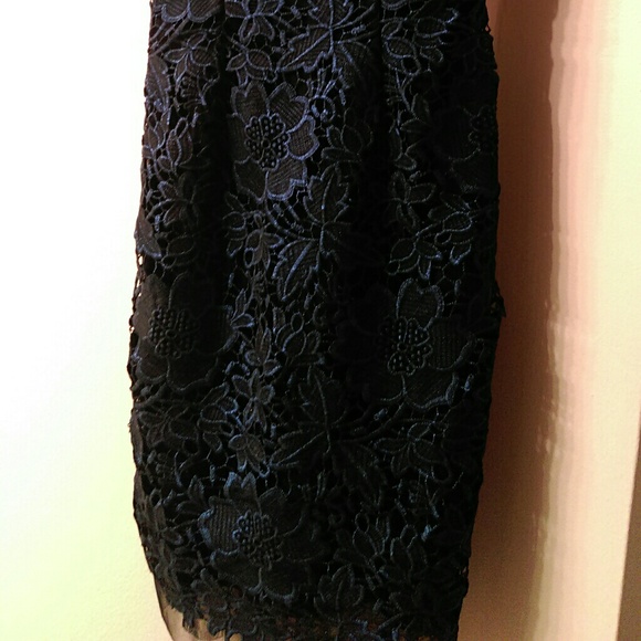 Size 2 Cache Dress - Picture 6 of 6