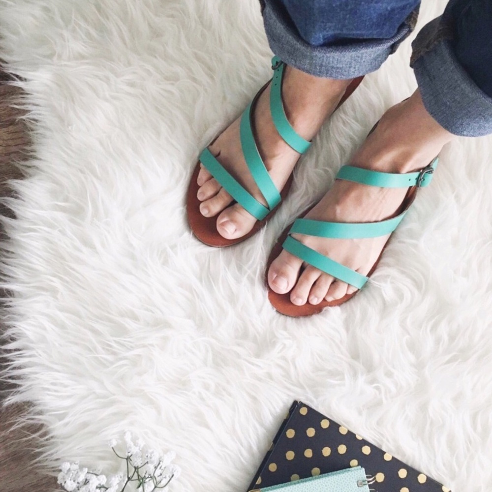 nwt//lucky brand • alexcia sandals in mint - Picture 2 of 8