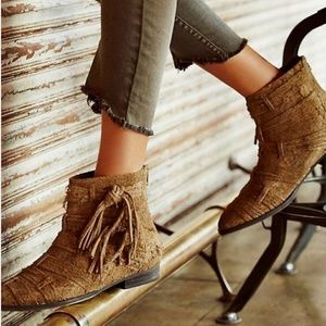 Free people decade's Ankle boots Taupe size 7