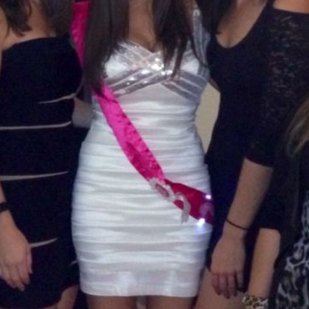 Great medium bachelorette party dress!