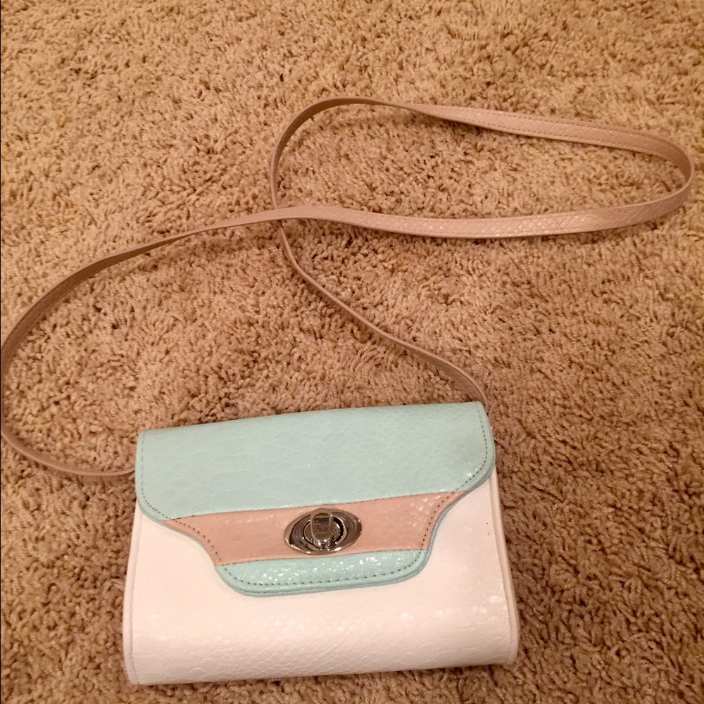 Jessica Simpson crossbody bag