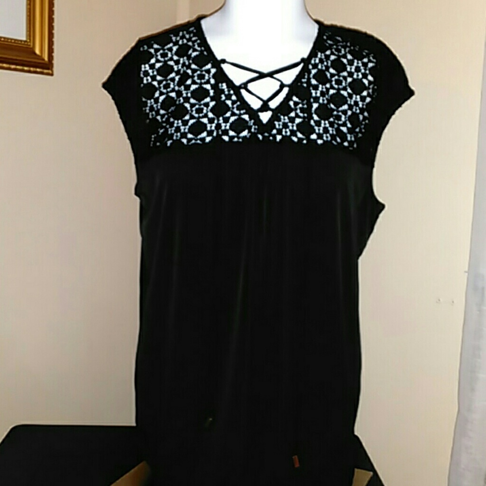 Black top, half laced .