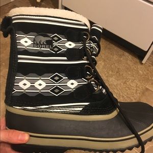 Like new Sorel Tivoli winter boots!