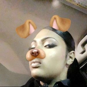 Meet your Posher, Desiree