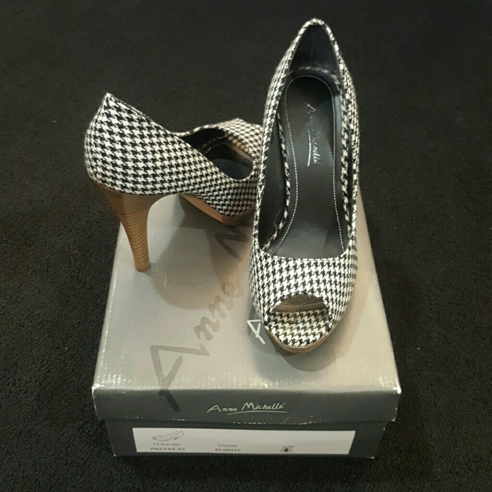 Anne Michelle Pazzaz Peep Toe