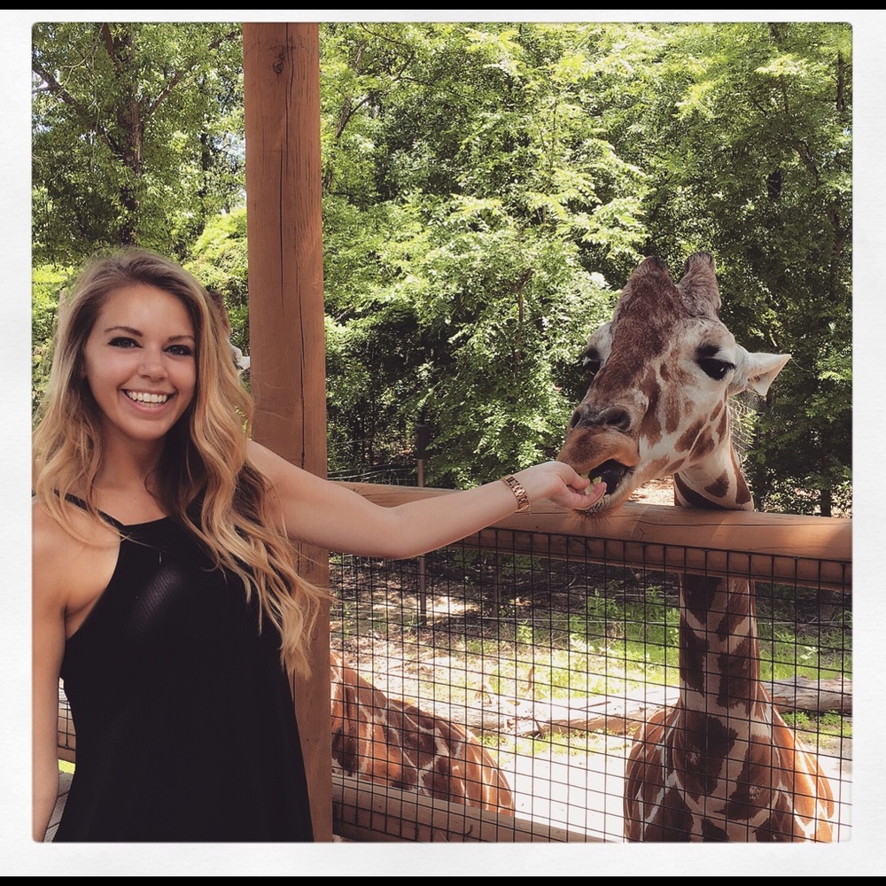 Meet your Posher, Caroline