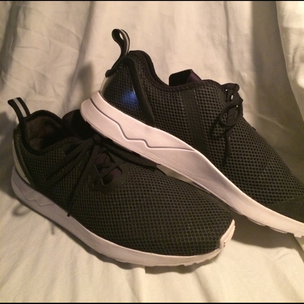 💡LTD💡 limited addition ADV ZX Flux.