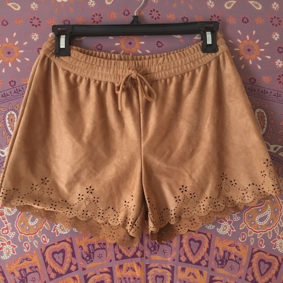 NWT brown suede shorts!! Size XS - Picture 3 of 6