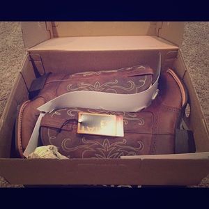 Ariat Legend Distressed Brown Boots