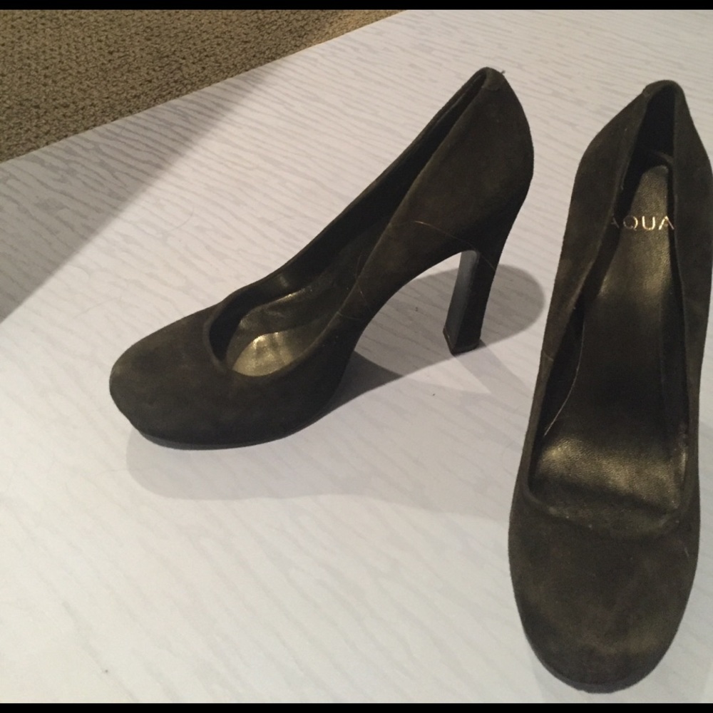 Aqua black classic pumps
