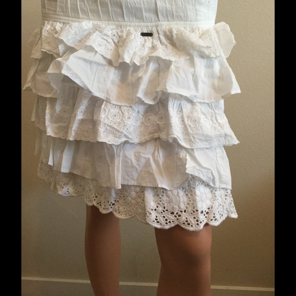 👉🏼SOLD👈🏼 Hollister ruffled skirt