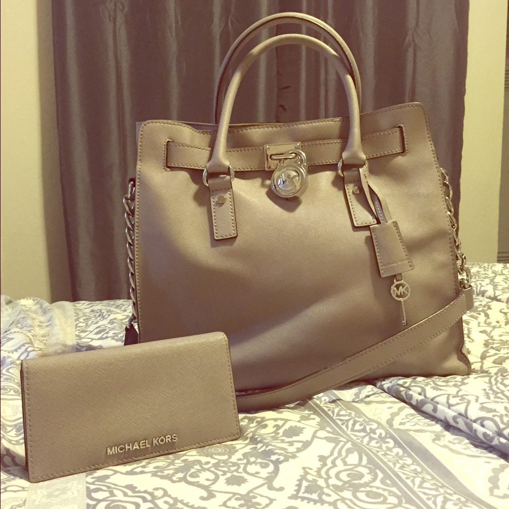Michael Kors Large Hamilton in Pearl Grey