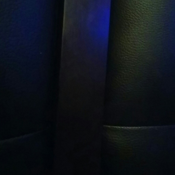 Meet your Posher, Laticia - Picture 1 of 1