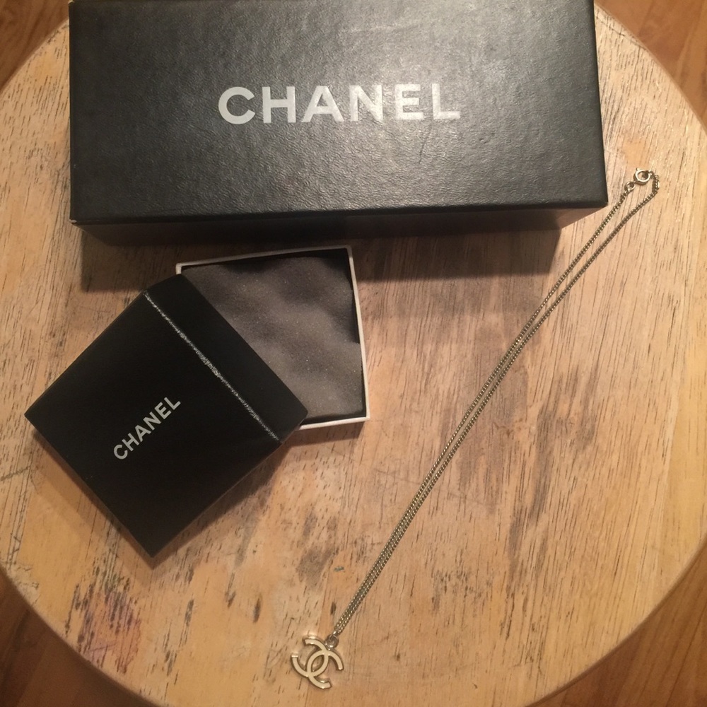 CHANEL necklace