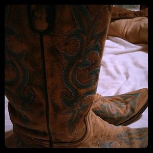 Womems cowgirl boots