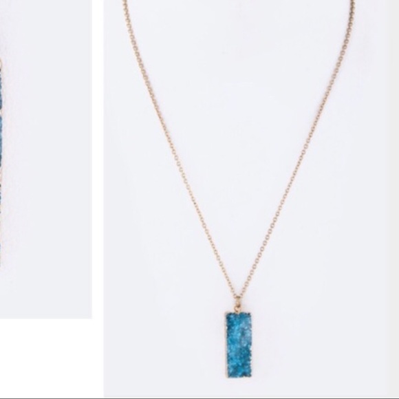 ✅✅✅Druzy Necklace White and one Turquoise Stone - Picture 4 of 6