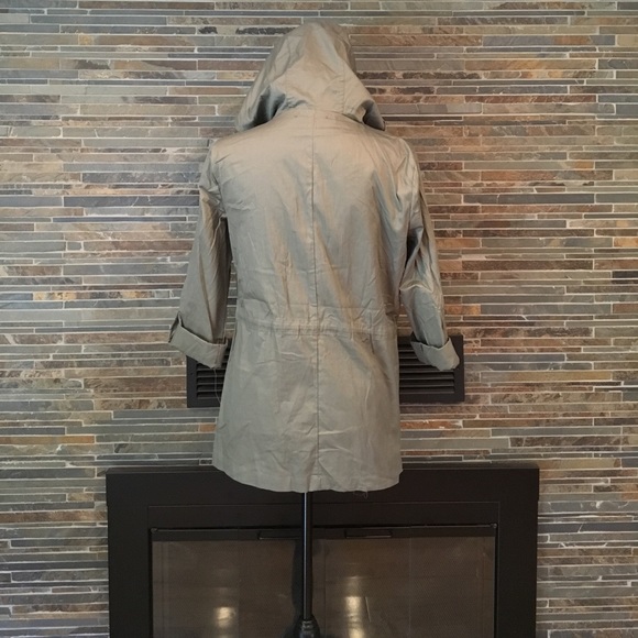 Lightweight Olive Utility Jacket - Picture 3 of 4