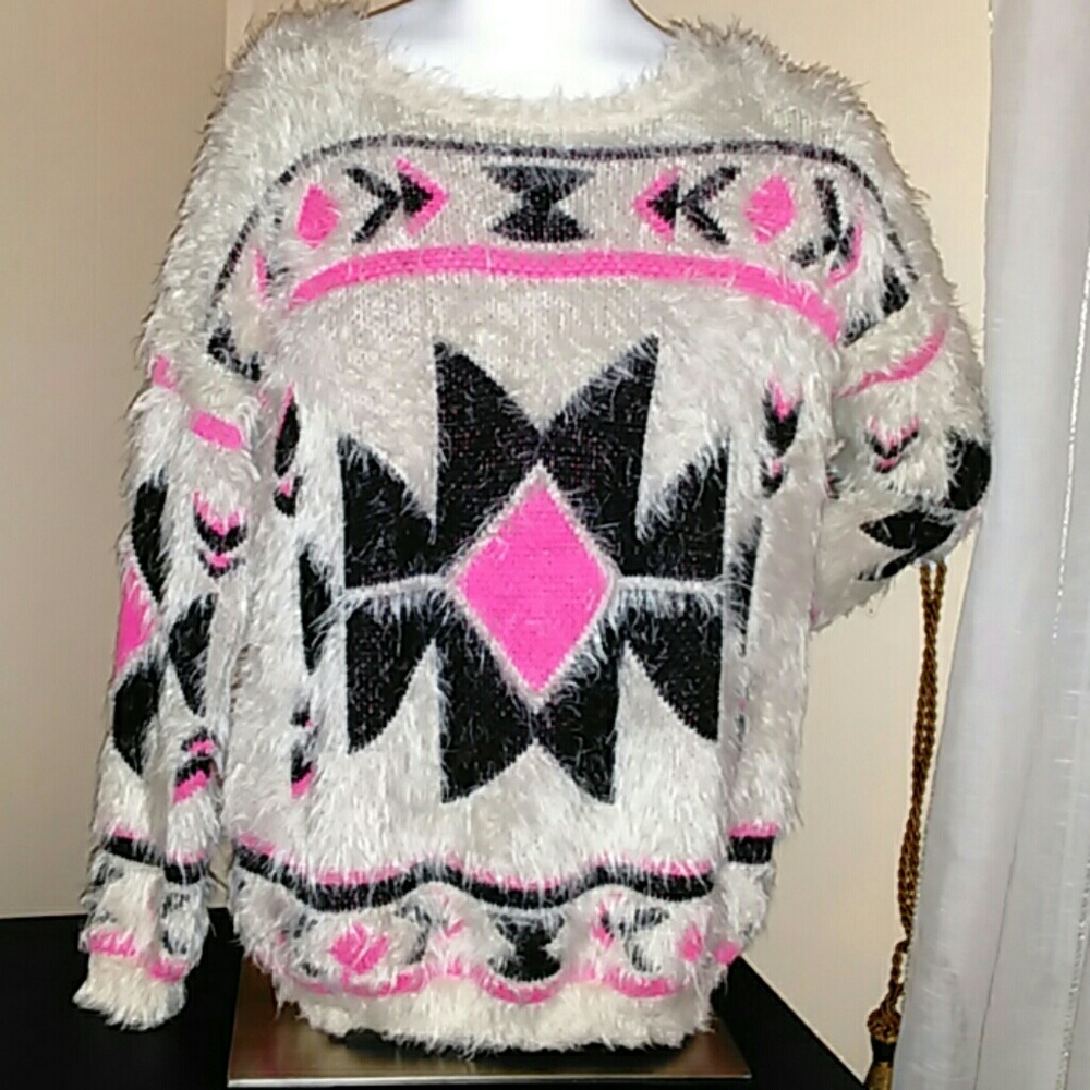 Forever 21 Cozy Tribal Print Sweater Size SM EUC