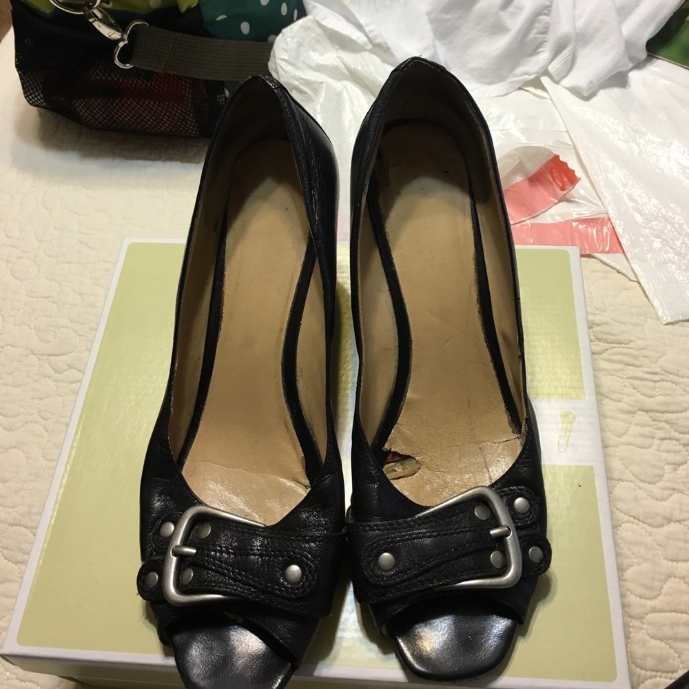 Wedge peep toe