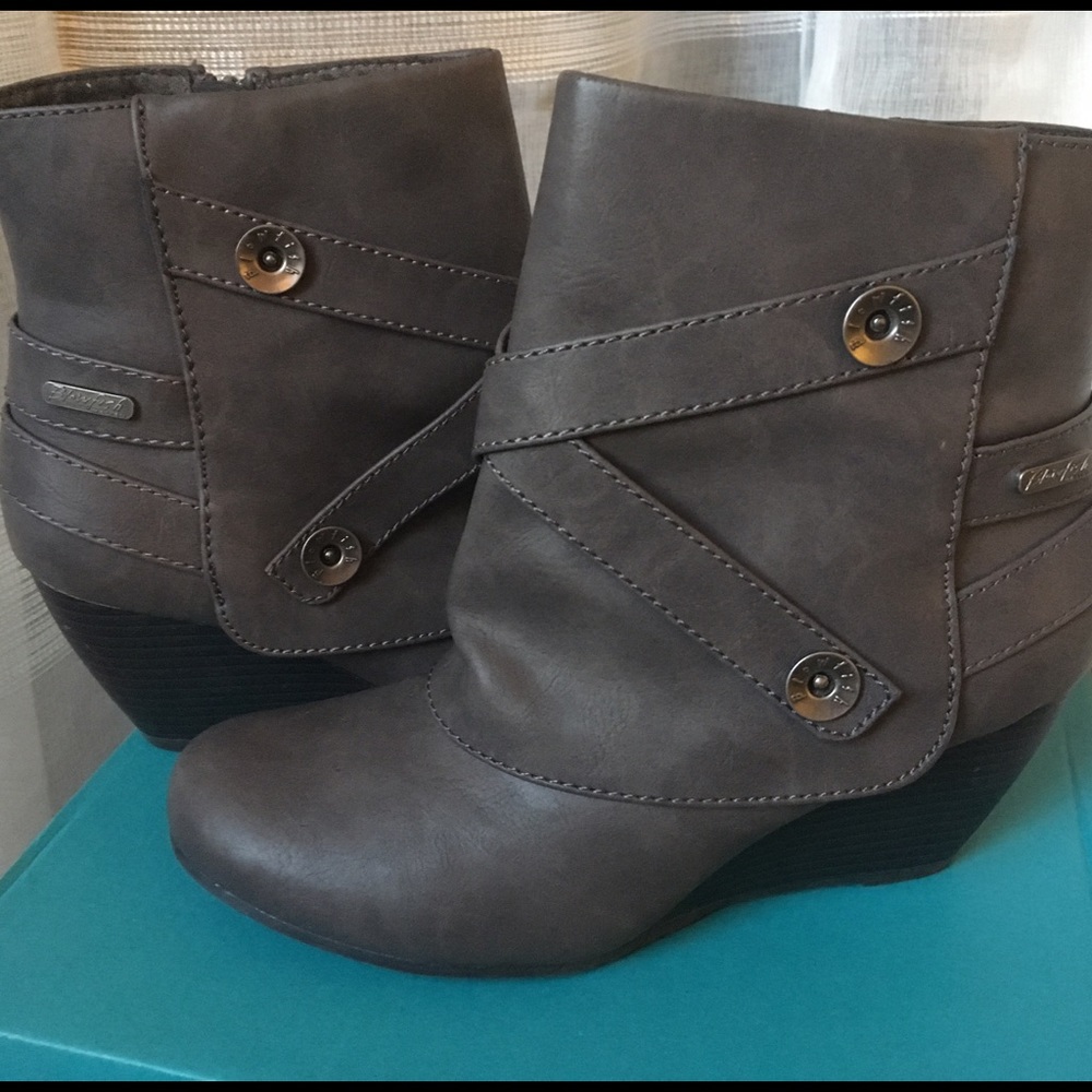 Brand New wedges!!