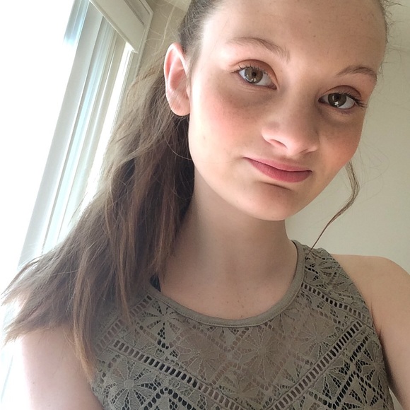 Meet your Posher, Caylyn - Picture 1 of 1