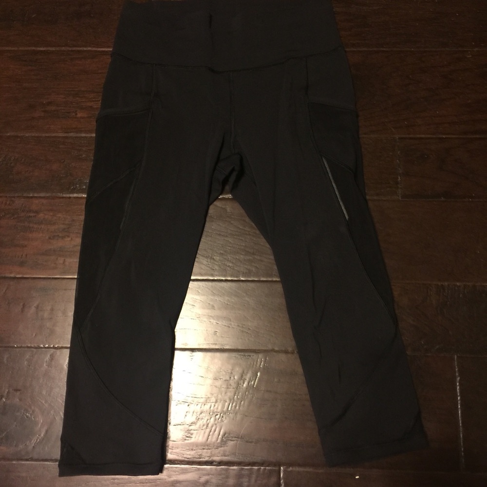 Lululemon Fast as Light crops size 8