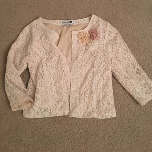 {never worn} Lace jacket with cute flower detail