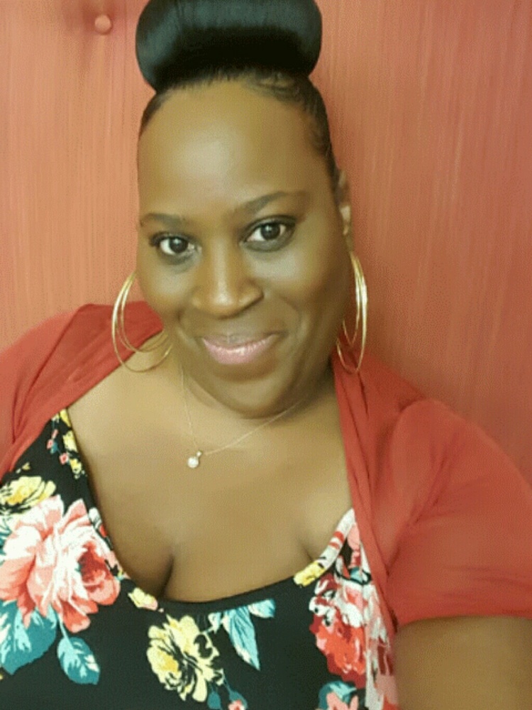 Meet your Posher, Mia