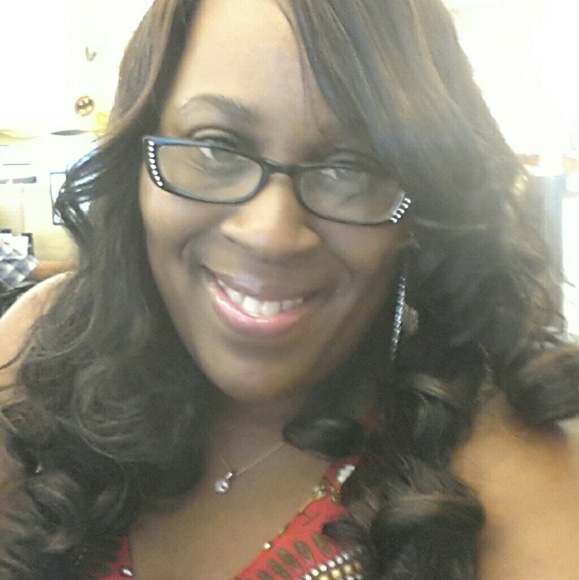 Meet your Posher, Mia - Picture 3 of 3