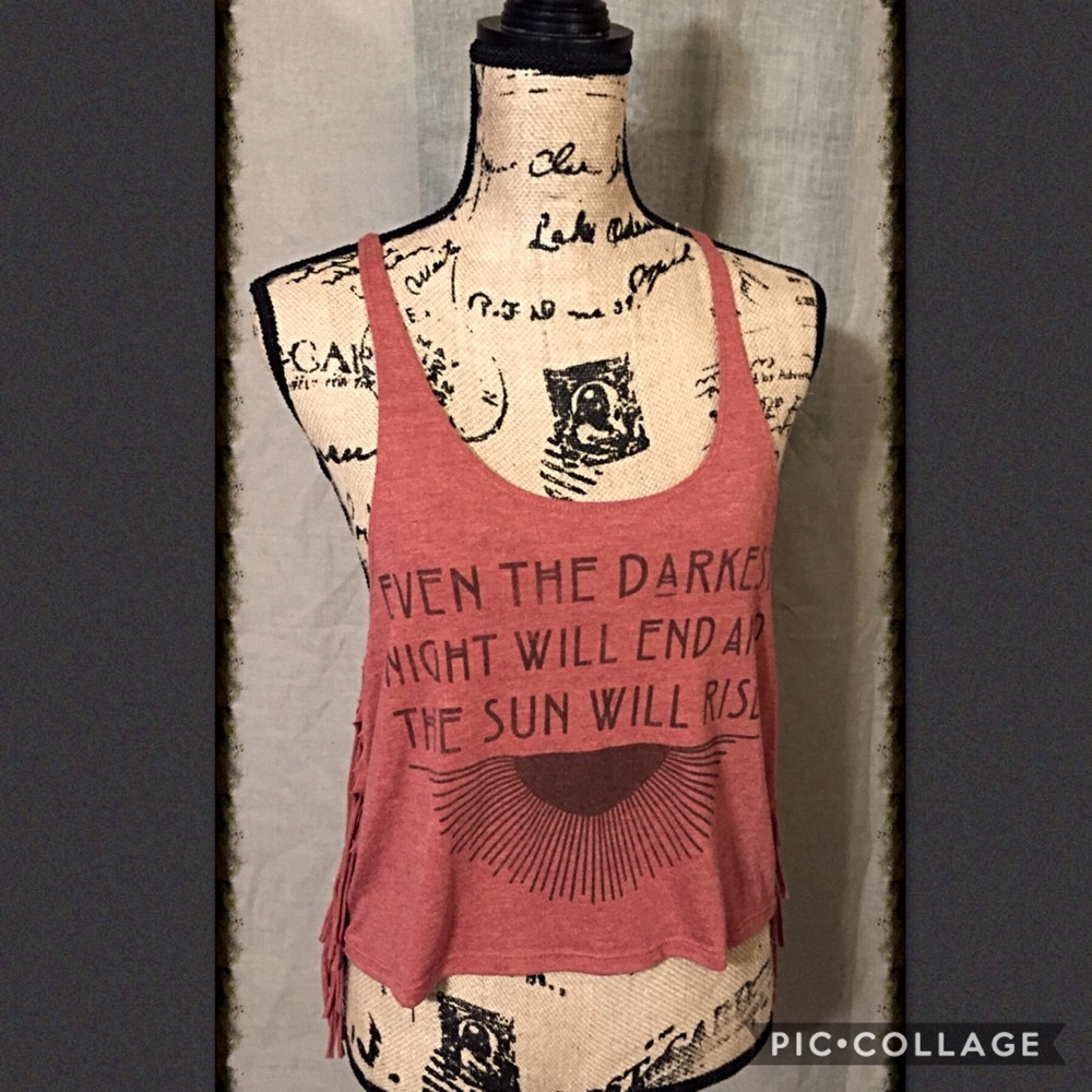 Cute summer top!! NEVER WORN