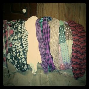 SCARVES